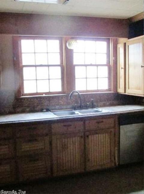 415 N Main St, Rector, AR 72461 photo 3