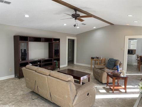 6102 Timber Ridge Dr, Pine Bluff, AR 71603 photo 2