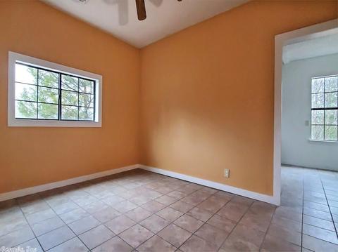 622 N Third St, De Queen, AR 71832 photo 5