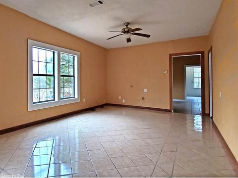 622 N Third St, De Queen, AR 71832 photo 3