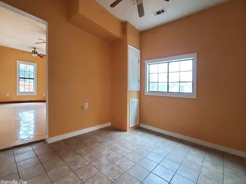 622 N Third St, De Queen, AR 71832 photo 4