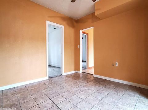 622 N Third St, De Queen, AR 71832 photo 6
