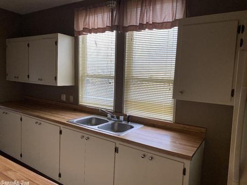 106 W Central St, Warren, AR 71671 photo 6