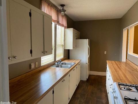 106 W Central St, Warren, AR 71671 photo 5