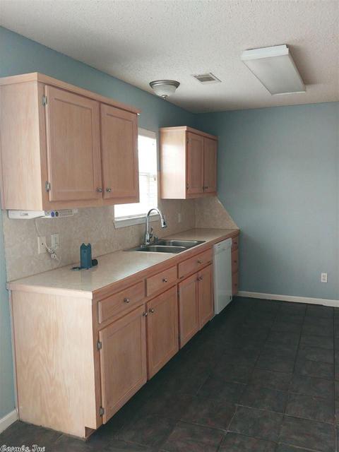 369 Lamplighter Dr, Benton, AR 72015 photo 2