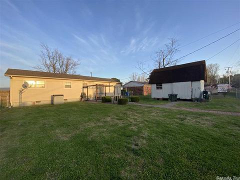 415 NW 3rd St, Corning, AR 72422 photo 3