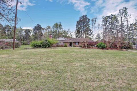 1718 Ridgway Rd, Pine Bluff, AR 71603 photo 1