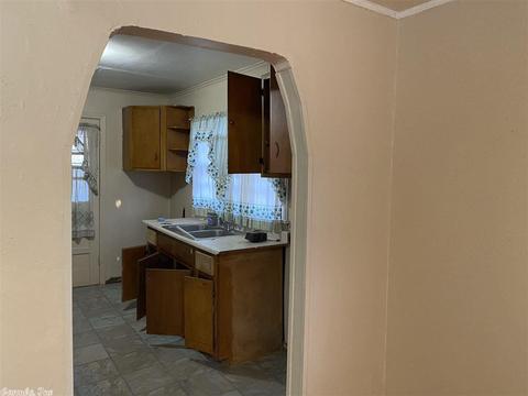 300 S Sycamore, Pine Bluff, AR 71601 photo 4