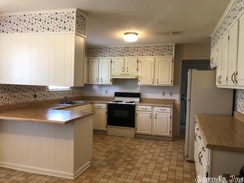 4501 Thompson Dr, Pine Bluff, AR 71603 photo 4