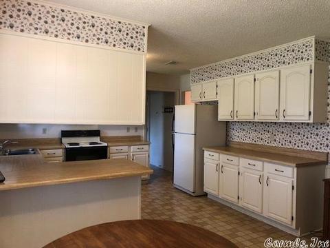 4501 Thompson Dr, Pine Bluff, AR 71603 photo 3