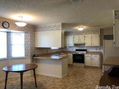 4501 Thompson Dr, Pine Bluff, AR 71603 photo 2