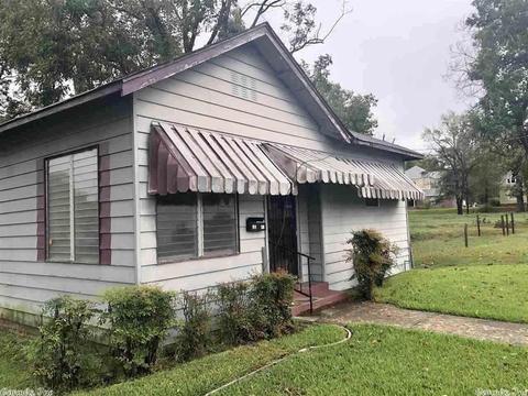 1003 S Olive St, Pine Bluff, AR 71603 photo 1