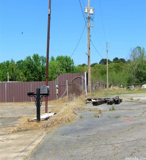 1301 E Broadway St, Morrilton, AR 72110 photo 3