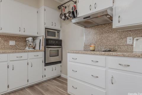 613 4th St, Conway, AR 72032 photo 7