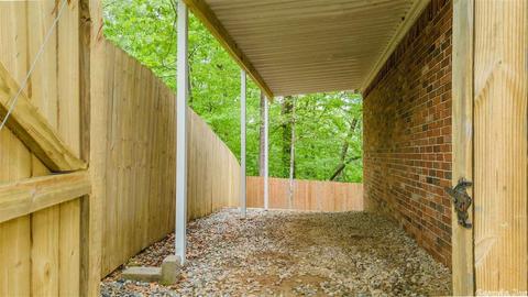 1815 Misty Dr, Benton, AR 72019 photo 2
