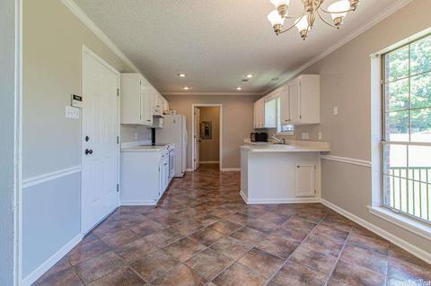 2840 Summerset, Conway, AR 72034 photo 10