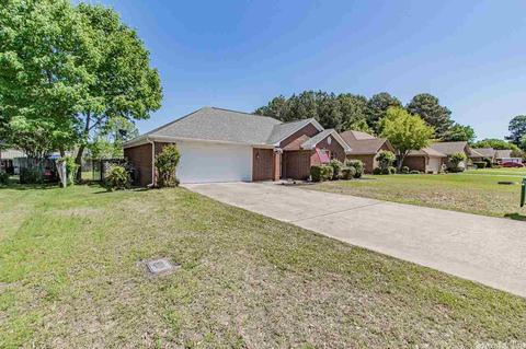 2840 Summerset, Conway, AR 72034 photo 2