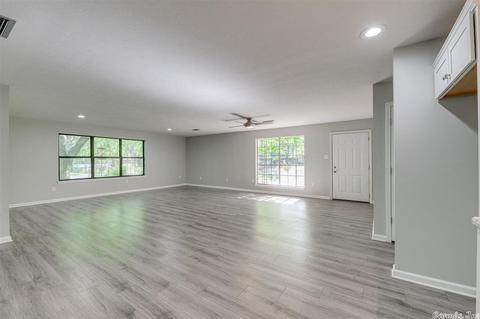 1502 Manor, Conway, AR 72034 photo 5