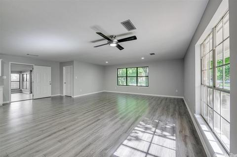 1502 Manor, Conway, AR 72034 photo 4