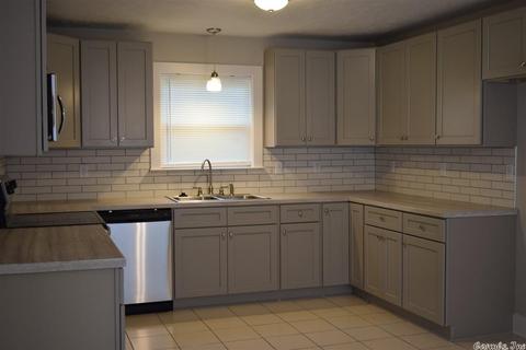 2115 Tyler, Conway, AR 72034 photo 5