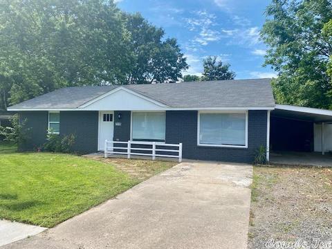 2115 Tyler, Conway, AR 72034 photo 2