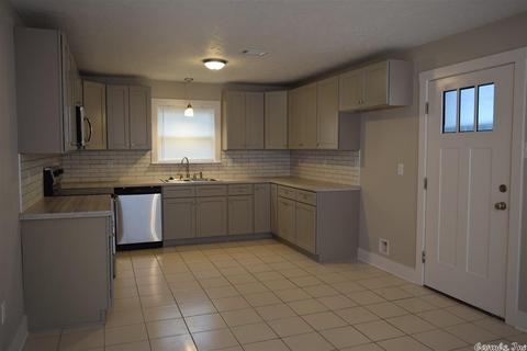 2115 Tyler, Conway, AR 72034 photo 4