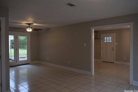 2115 Tyler, Conway, AR 72034 photo 9