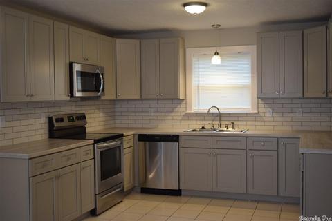 2115 Tyler, Conway, AR 72034 photo 3