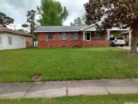 3303 Lilac St, Pine Bluff, AR 71603 photo 1