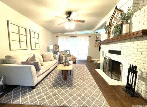 1208 Crystal Dr, Benton, AR 72015 photo 4