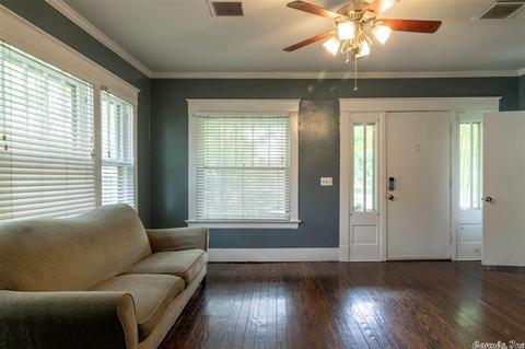 413 Locust St, Conway, AR 72034 photo 9