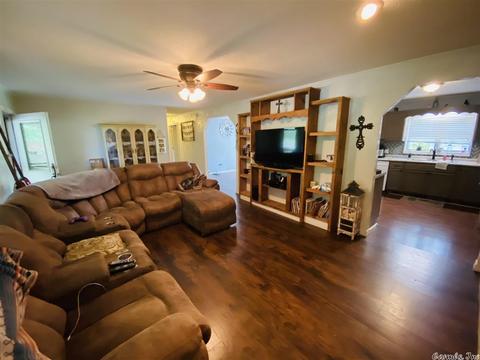 305 Arnhart St, Ash Flat, AR 72513 photo 3