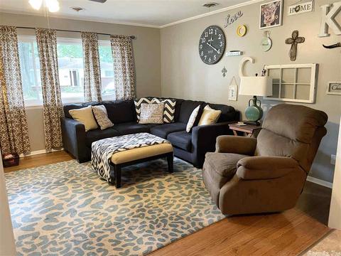 1306 Jameson, Benton, AR 72015 photo 3
