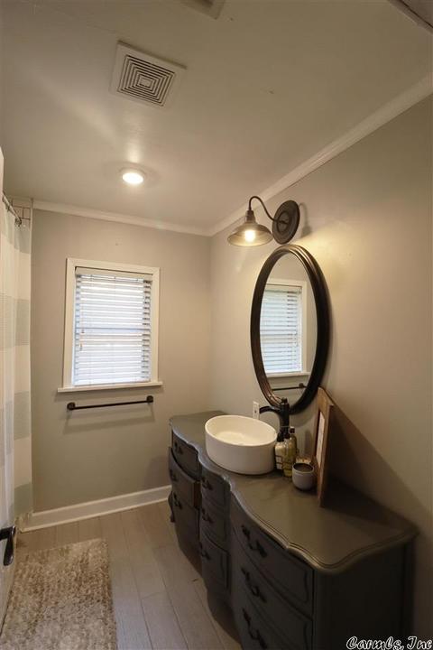 221 W Pine St, Benton, AR 72015 photo 10