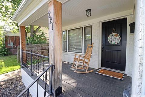 221 W Pine St, Benton, AR 72015 photo 3