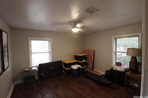 221 W Pine St, Benton, AR 72015 photo 8
