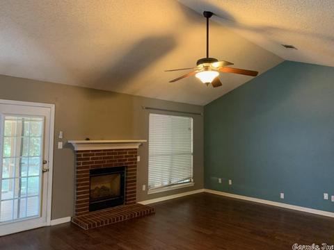 213 Greenfield Dr, Benton, AR 72019 photo 4