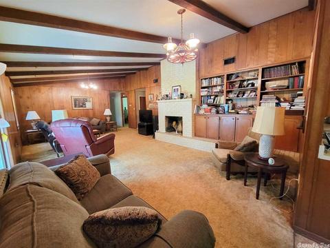 1201 W Maple Ave, De Queen, AR 71832 photo 3