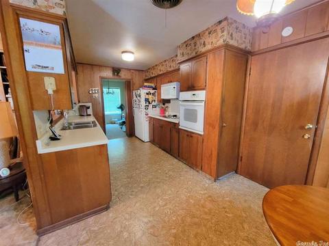 1201 W Maple Ave, De Queen, AR 71832 photo 5