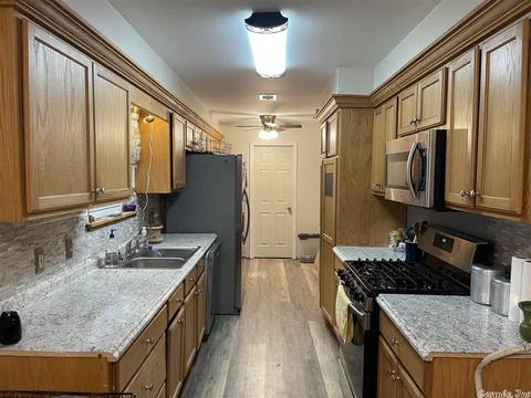 1201 Doyle, Benton, AR 72015 photo 3