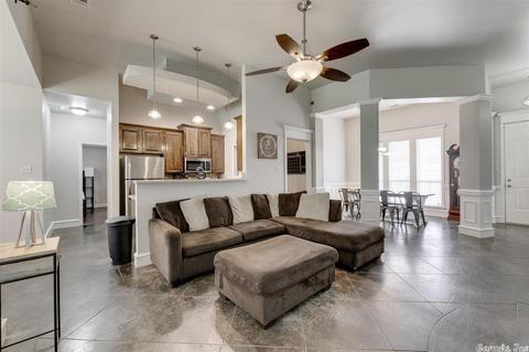 205 Wild Cherry Ln, Benton, AR 72015 photo 4
