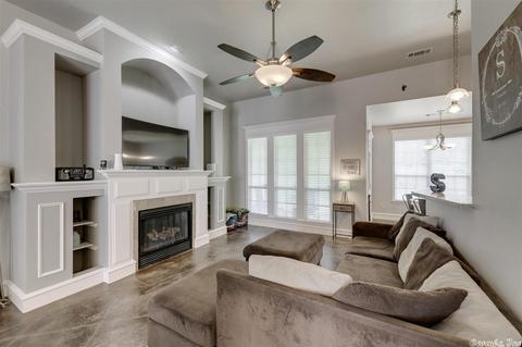 205 Wild Cherry Ln, Benton, AR 72015 photo 3