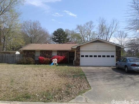 1320 Sunset Dr, Conway, AR 72034 photo 1