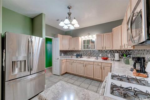 1610 Highpoint, Conway, AR 72034 photo 8