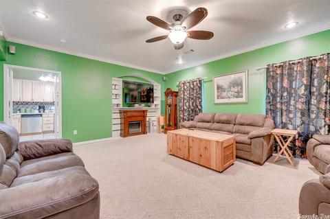 1610 Highpoint, Conway, AR 72034 photo 4