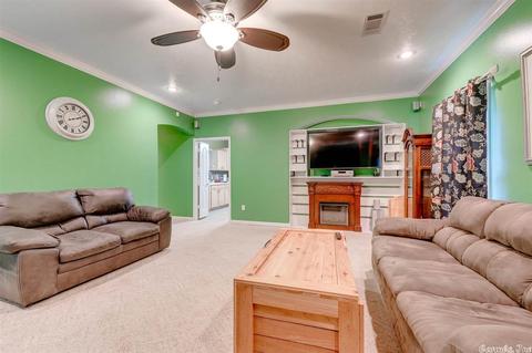 1610 Highpoint, Conway, AR 72034 photo 6
