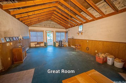 533 Tyler St, Cotter, AR 72626 photo 4