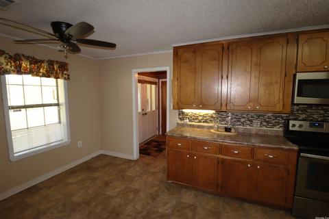 3615 E Lake Dr, Pine Bluff, AR 71603 photo 5