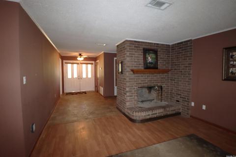 3615 E Lake Dr, Pine Bluff, AR 71603 photo 9