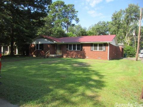 3212 Poplar St, Pine Bluff, AR 71603 photo 1